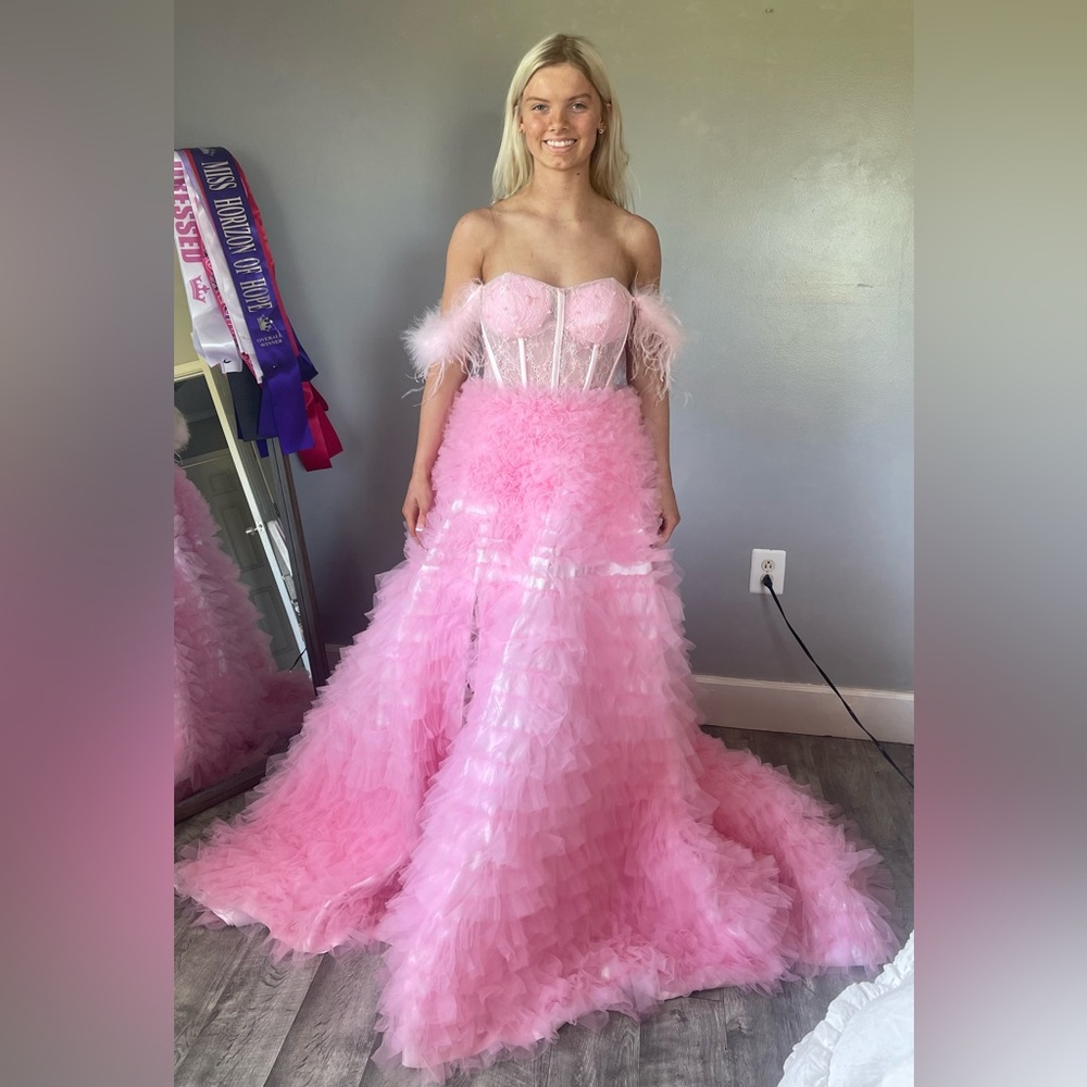 Pink prom / pageant dress